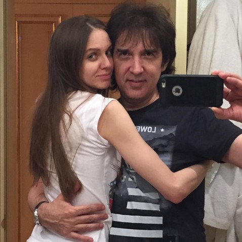 52-летний Кай Метов намекнул, что расстался с 30-летней возлюбленной
