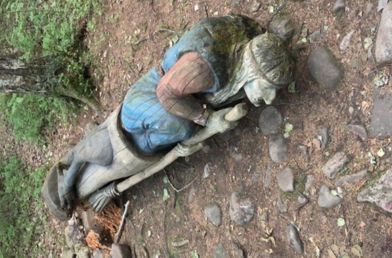 8-летнего школьника из Нижнего Тагила убило статуей Бабы-Яги
