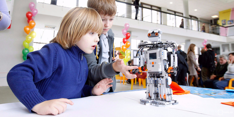 Для одаренных детей Тобольска провели занятия по робототехнике