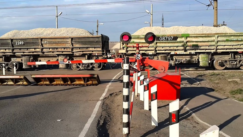 На тюменских железнодорожных переездах проходят профилактические акции