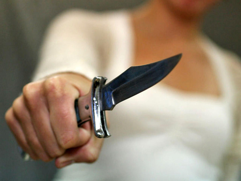 Продавщица на тюменском рынке ударила ножом клиента, который пытался вернуть некачественный товар