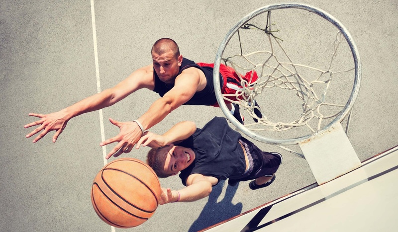 Тюменцы посоревнуются в хоккее с мячом и уличном баскетболе