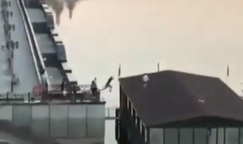 Тюменский паркур: мужчина сорвался во время рискованного прыжка с набережной: видео