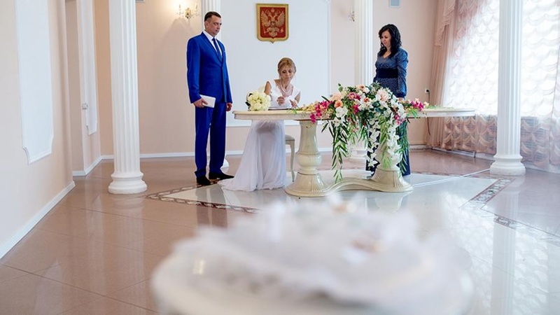 Россиянам разрешили самостоятельно выбирать день и время регистрации брака